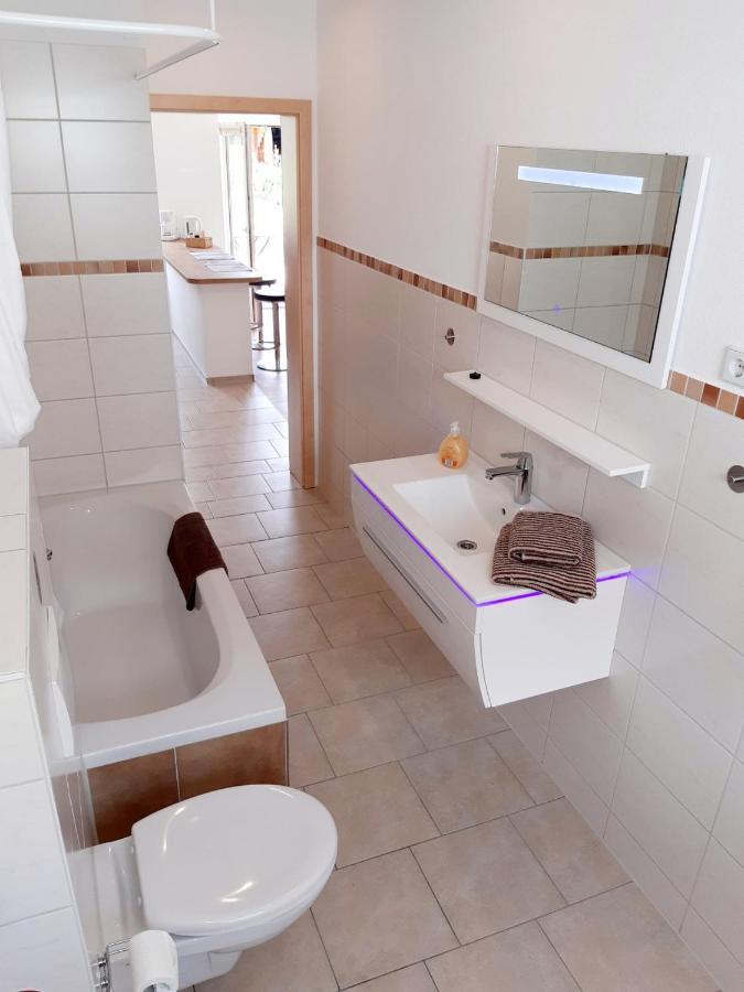 Stadtoase Geraeumige Gaestewohnungen Mit Balkon, Komfort, Modernitaet Und Ruhe, Fuer Monteure Geeignet, Free Wifi Frankenberg Zewnętrze zdjęcie