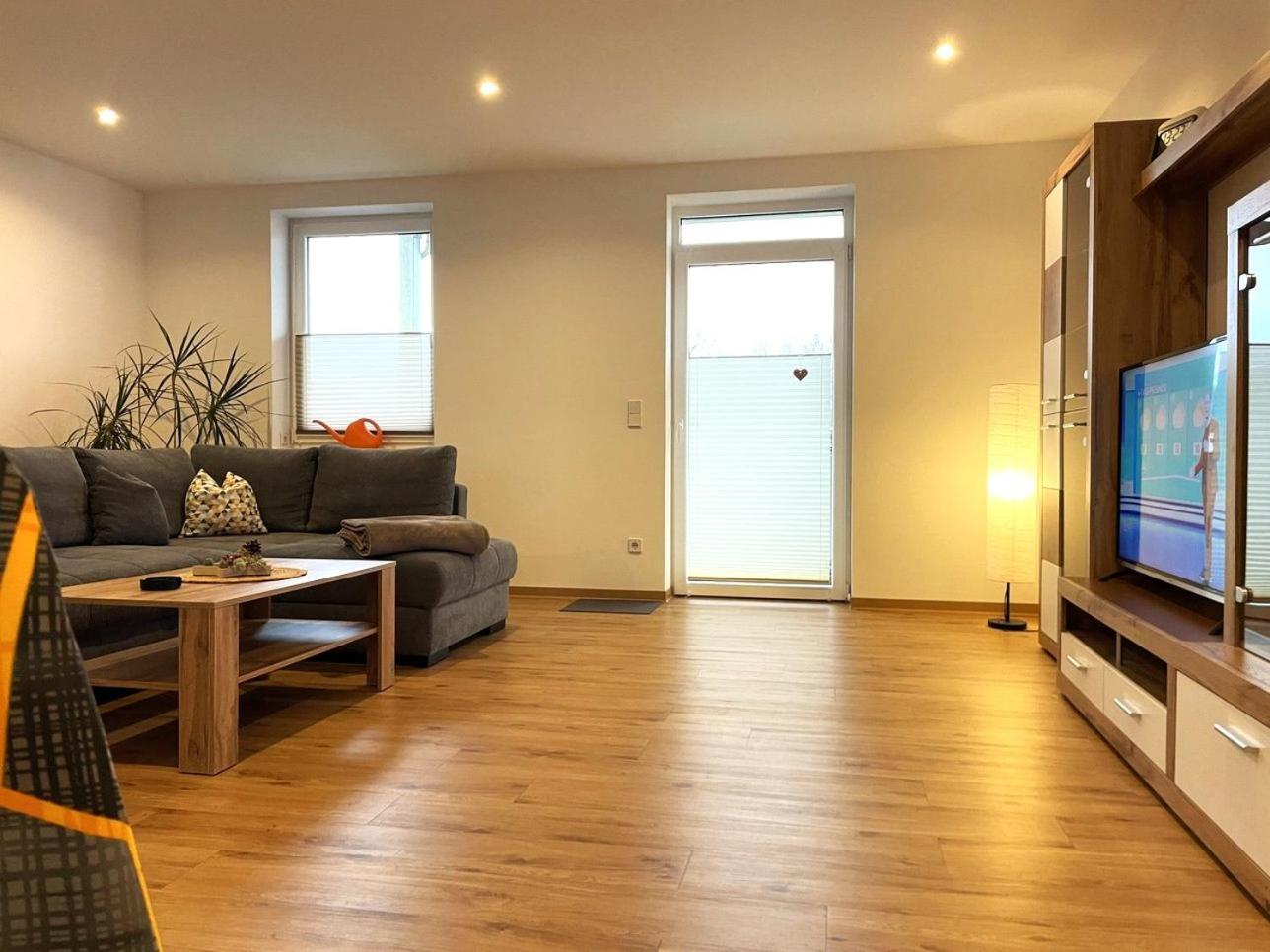 Stadtoase Geraeumige Gaestewohnungen Mit Balkon, Komfort, Modernitaet Und Ruhe, Fuer Monteure Geeignet, Free Wifi Frankenberg Zewnętrze zdjęcie